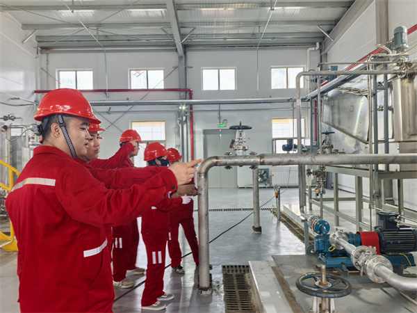 延安環(huán)保公司下寺灣污水處理項目 員工實操培訓(xùn).jpg